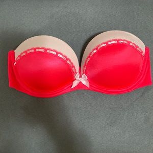 Victoria’s Secret Red lace Valentine Very Sexy strapless bra